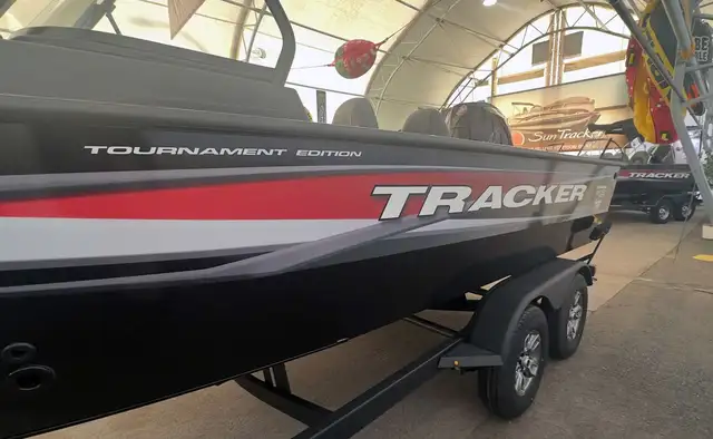 2026 TRACKER Targa V-19 Combo Tournament Edition fishing boat in Powerboats & Motorboats in Calgary - Image 8