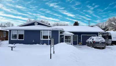 R33//Deloraine/Highly sought-after one-level living with rear accessibility access & paved driveway....