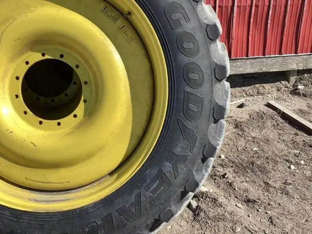 2022 John Deere 616R in Farming Equipment in Swift Current - Image 17