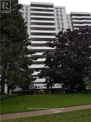 This conveniently located one-bedroom condo apartment is within walking distance to Fairview Mall, s...