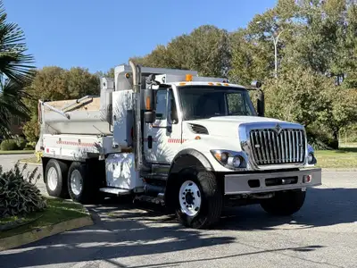 2011 International WorkStar 2011 International WorkStar 7500 Air Brakes Storage Compartments Twister...
