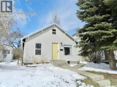 This charming, fresh 2 bedroom bungalow is ideal for first time home owners, those looking to downsi...