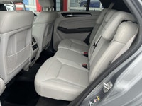 HERE IS A 1 OWNER MERCEDES DEALER SERVICED VERY CLEAN ML350 BLUETEC DISEL MB WITH NO ACCIDENTS AND F... (image 7)