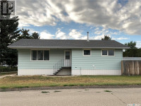 8361 Howard AVENUE Gull Lake, Saskatchewan