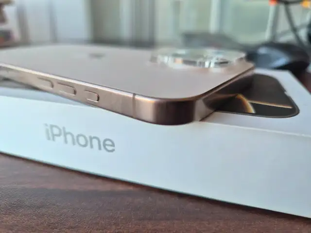 NEW Unlocked Apple iPhone 16 Pro Max 256GB Titanium in Cell Phones in Richmond - Image 2