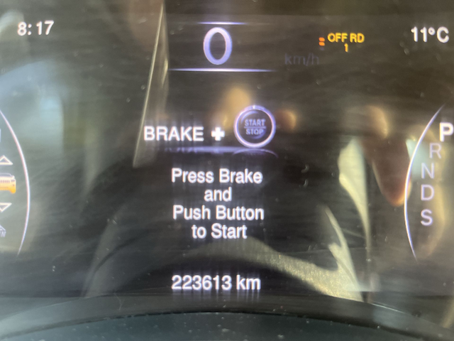 2014 Jeep Grand Cherokee OVERLAND - Navigation in Cars & Trucks in Lethbridge - Image 11