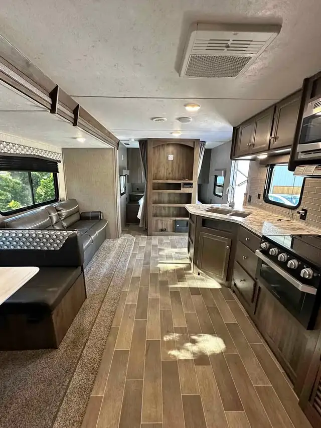 2019 COLEMAN RV TRAILER! in Cargo & Utility Trailers in Delta/Surrey/Langley - Image 7