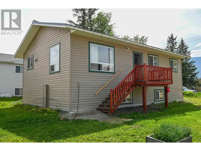 806 4TH AVENUE McBride, British Columbia in Houses for Sale in Quesnel - Image 3
