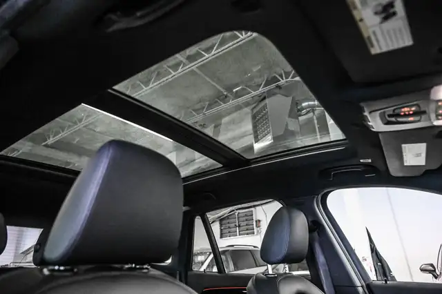 2018 BMW X1 xDrive28i | Mags | Cuir | Toit Pano | Caméra | * À v in Cars & Trucks in City of Montréal - Image 35