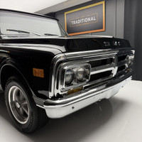 Check out this 1972 GMC 1500 Custom. This shortbox, standard cab is an absolute beauty! This truck h... (image 5)