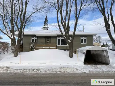 Charmant bungalow de 4 chambres avec vue sur le fleuve Découvrez ce charmant bungalow unifamilial si...