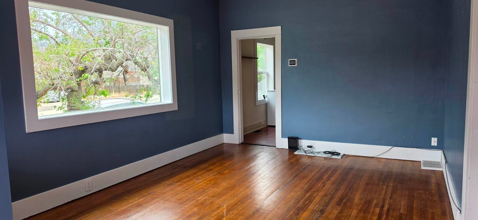 693 St. Paul Street-TOP FLOOR 4