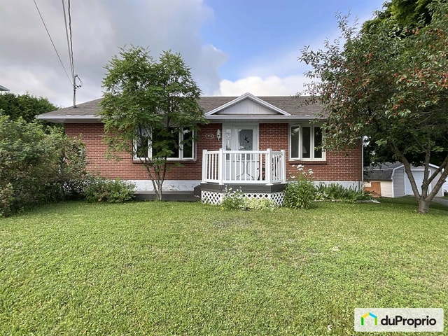 $249,000 - Bungalow for sale in Mont-Joli — photo 1