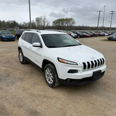 JUST ARRIVED!!! BC VEHICLE!! SELECT-TERRAIN 4WD!! HEATED SEATS/ STEERING WHEEL!! 2018 Jeep Cherokee...