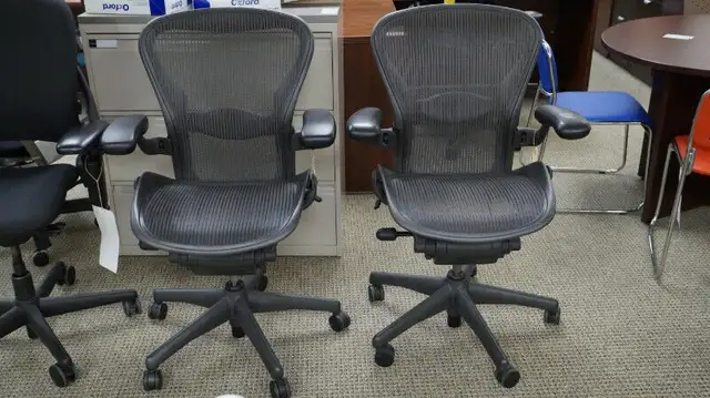 Herman Miller Aeron  $600 in Chairs & Recliners in Mississauga / Peel Region - Image 3