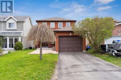 Beautiful Family Home Situated On A Quiet & Private Dead-End Court Offering Scenic Cottage-Like View...