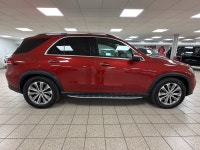 Compared with many midsize luxury SUVs, the 2020 Mercedes-Benz GLE 450 stands out by pairing refinem... (image 6)