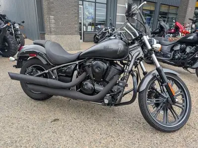 Price does not include $299 dealer fee and taxes Like new 2024 Kawasaki Vulcan 900 Classic Custom wi...
