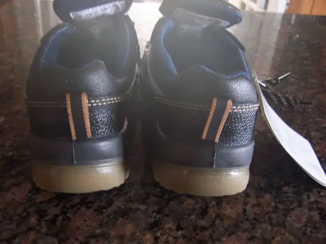Genuine Leather Lace Breathable Work Safety Shoes  (size 6) in Men's Shoes in Hamilton - Image 7