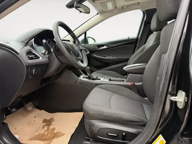 2018 Chevrolet Cruze Low Kms H.seat B.cam R.start 1yr warranty in Cars & Trucks in Edmonton - Image 13