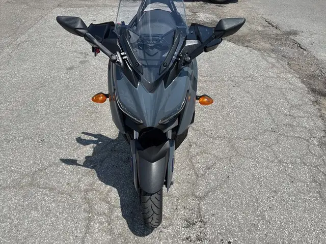 2022 Yamaha XMAX ~ YAMAHA XMAX ~ 300CC ~ COOL SCOOT ~ LOW KMS ~ in Street, Cruisers & Choppers in City of Toronto - Image 8