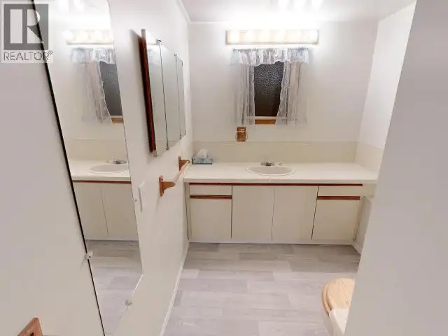 5044 MANSON AVE Powell River, British Columbia in Houses for Sale in Powell River District - Image 29