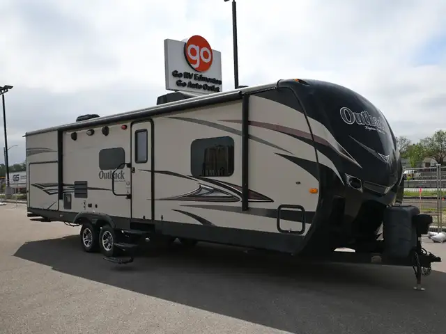 2014 Outback 300RB in Travel Trailers & Campers in St. Albert - Image 2