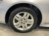// DISPONIBLE CHEZ AUTOSTUDIO 72 À MIRABEL // // // SIÈGE CONDUCTEUR À RÉGLAGE ÉLECTRIQUE // Le Chev... (image 1)