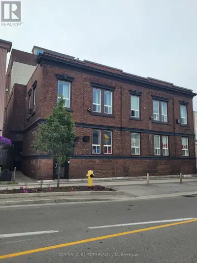 204 - 19 DUNLOP STREET W Barrie (City Centre), Ontario