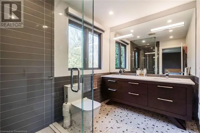 561 REBECCA Street Oakville, Ontario in Houses for Sale in Oakville / Halton Region - Image 27