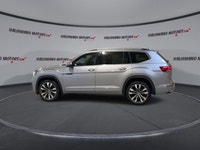 // ACCIDENT FREE!! // // SINGLE OWNER! // Meet the 2021 Volkswagen Atlas Execline 4MOTION, a full-si... (image 4)