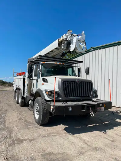 2014 Freightliner Altec DM47B-TR/  Digger Derrick., View more