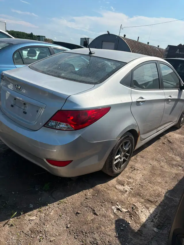 2012 Hyundai Accent automatic sedan558375871940536322