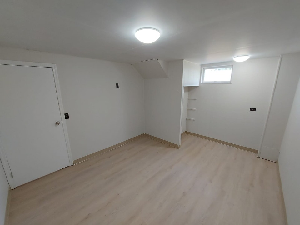 2 Bedroom Basement Suite in Highland Green! 2