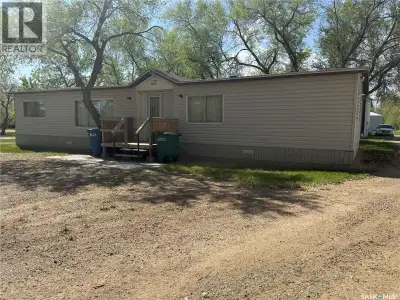 Welcome to G1- 1455 9th Ave NE! This spacious double-wide mobile home offers 1,276 sq. ft. of living...