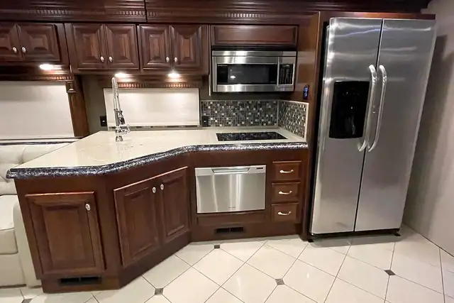 2014 MONACO DYNASTY 44PDQ in RVs & Motorhomes in Red Deer - Image 24