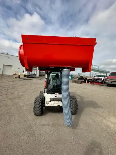 HYDRAULIC OPENING BOTTOM CHUTE, TOP BAG CRUSHER, HD MIXING STEEL AUGER, SIDE DISCHARGE, HD 4 MODELS...