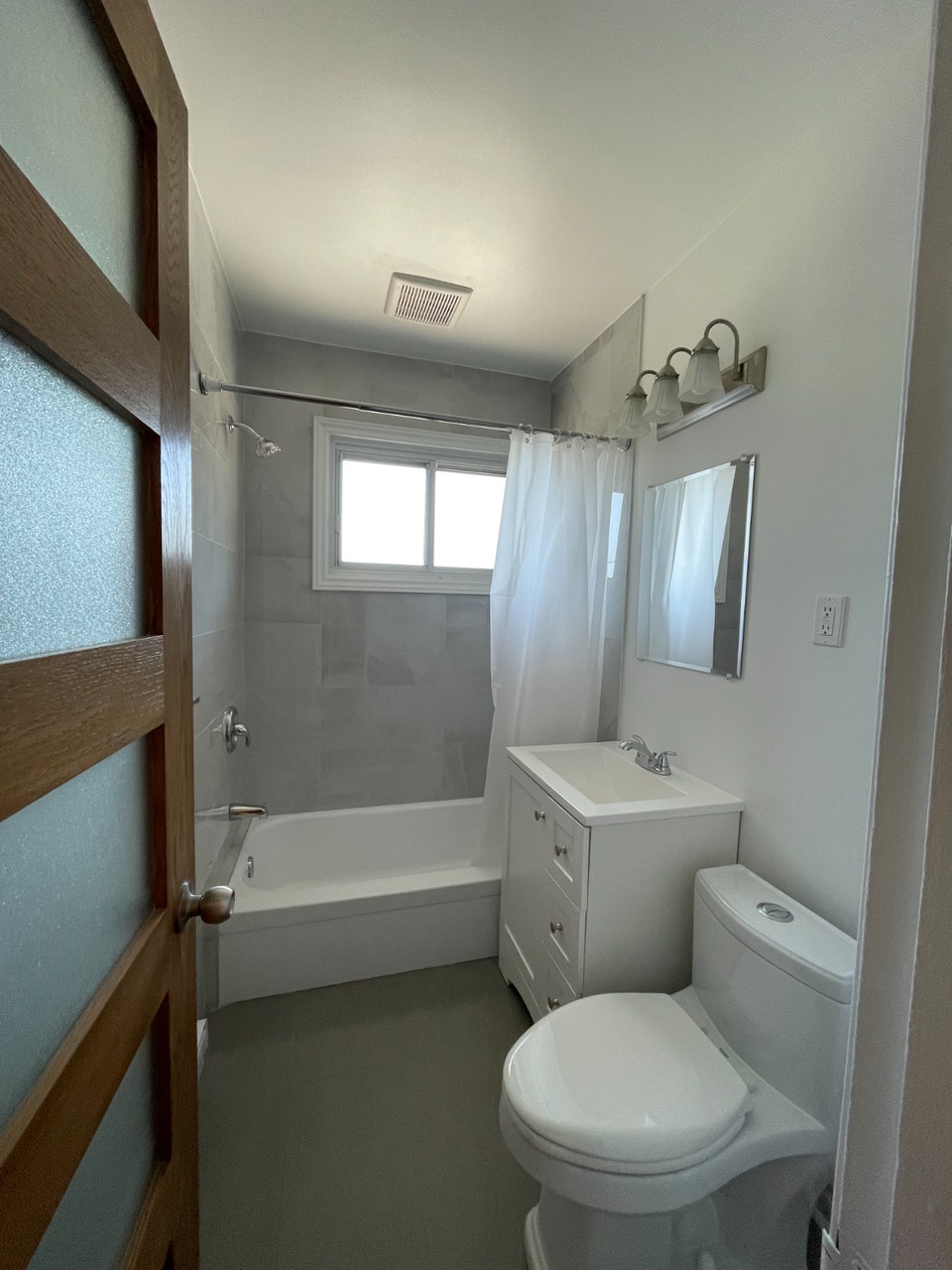 4 1/2 haut triplex 2 chambres fermées Ahuntsic Métro Crémazie 2