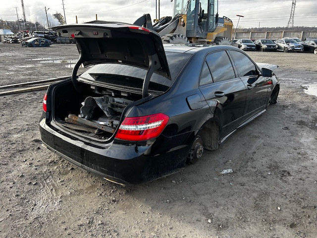 2011 MERCEDES E350  just in for parts at Pic N Save! in Auto Body Parts in Hamilton - Image 4