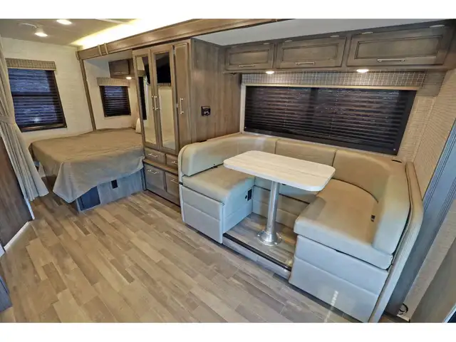 2024 Entegra Coach Qwest SE 24L + Moteur Mercedes Diesel in RVs & Motorhomes in Laval / North Shore - Image 7