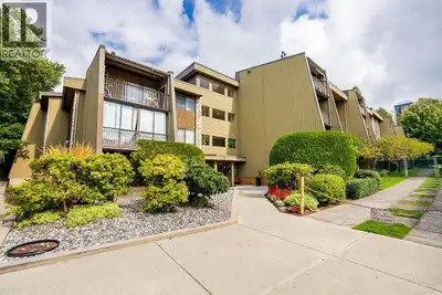 Welcome home! This beautiful, large one-bedroom, one-bath condo steps away from Lougheed Mall and SK...
