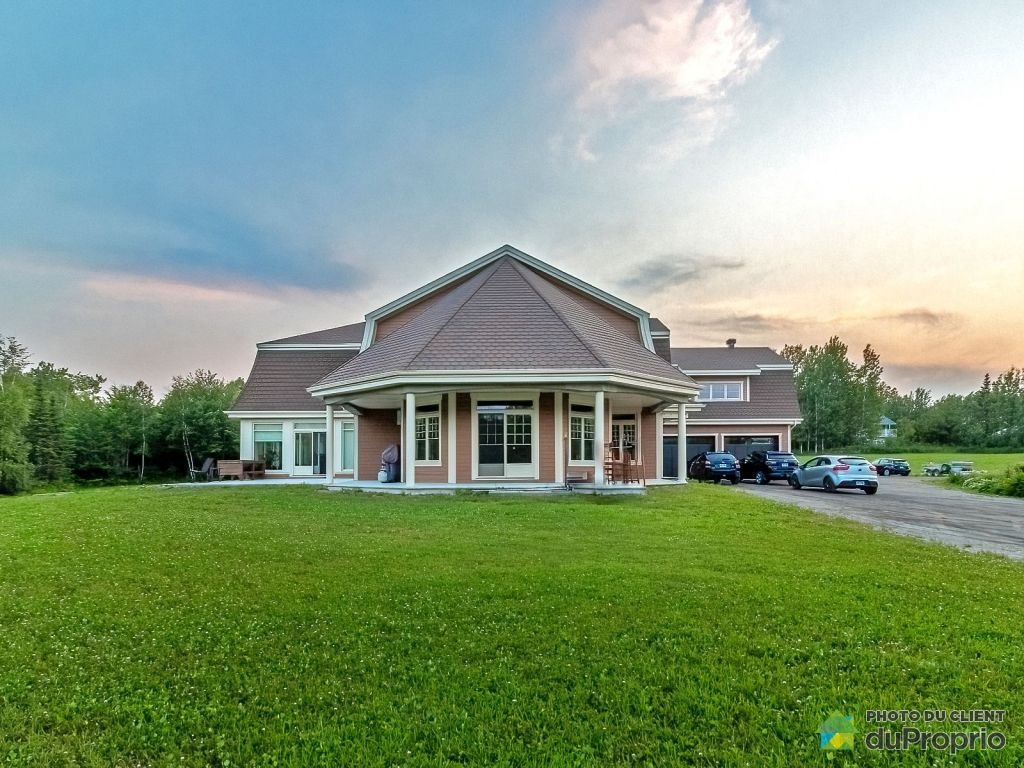 $1,690,000 - 2 Storey in Rimouski (Ste-Odile-Sur-Rimouski) — photo 1