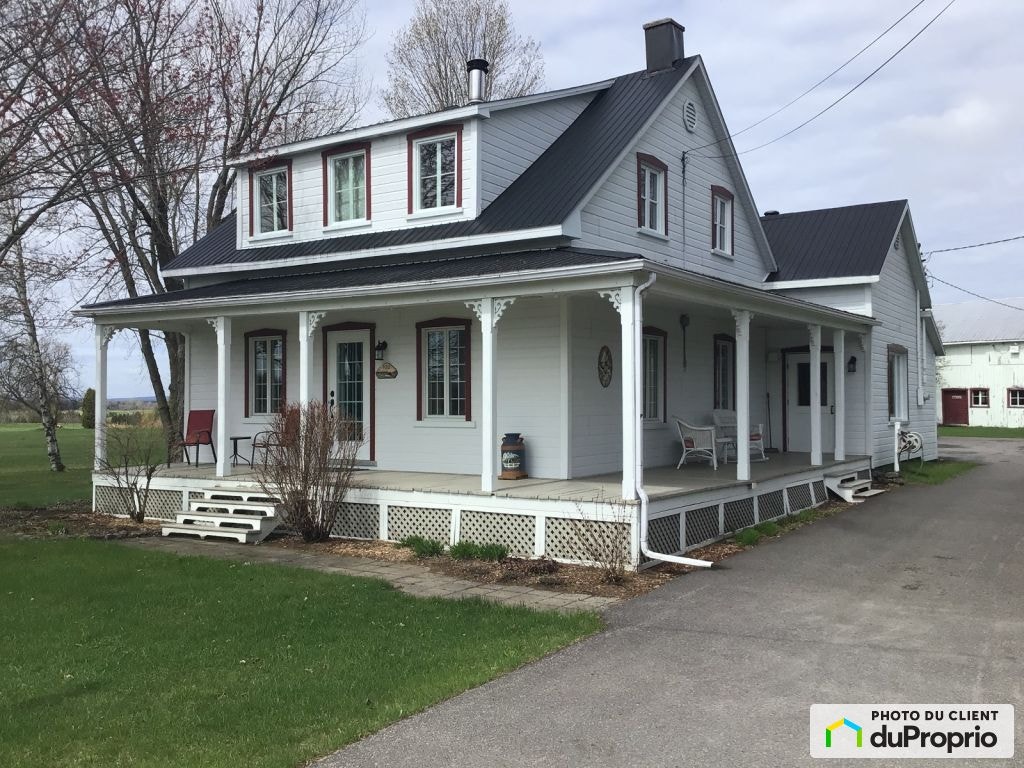 $875,000 - Acreage / Hobby Farm / Ranch for sale in St-Alban — photo 1
