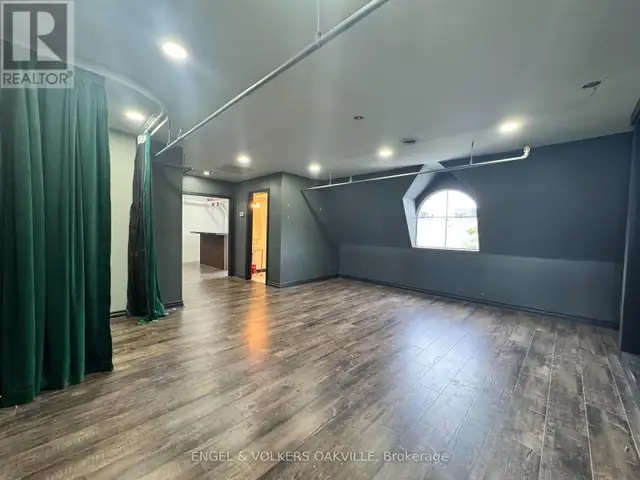 301 - 145 LAKESHORE ROAD E Oakville (OO Old Oakville), Ontario in Commercial & Office Space for Rent in Oakville / Halton Region - Image 6