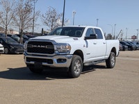 This pre-owned 2022 Ram 2500 Big Horn Crew Cab offers a clean and commanding look with its Bright Wh... (image 1)
