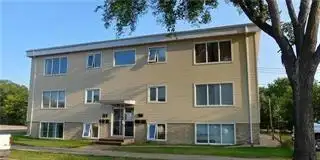 C20//Brandon/Conveniently located condo unit on the upper level 1/2 block form Betty Gibson Elementa...