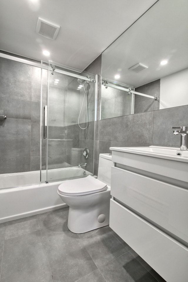 2285 Saint-Mathieu Street — photo 3