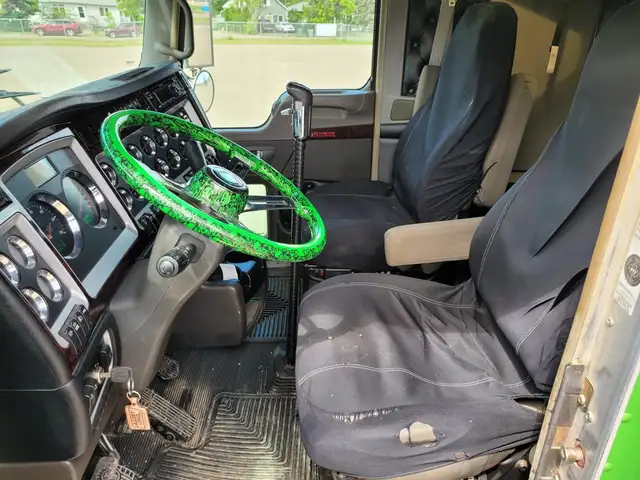 2021 KENWORTH W900 in Heavy Trucks in Saskatoon - Image 20