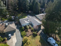 749 Canyon Crescent Rd Qualicum Beach, British Columbia