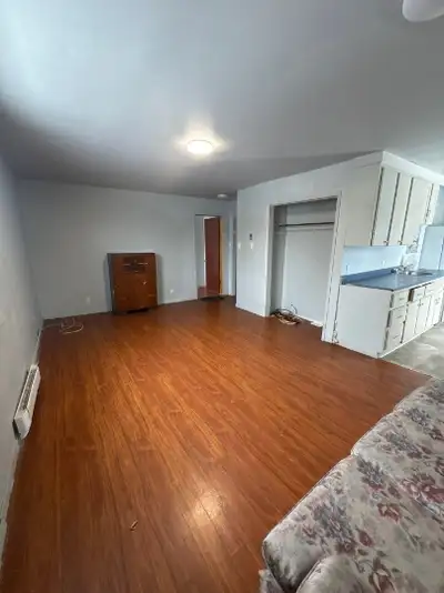 2 Bedroom Apartment for Rent Central Amherst 78 Havelock St, Unit 2 | Amherst, NS Highlights: Two co...